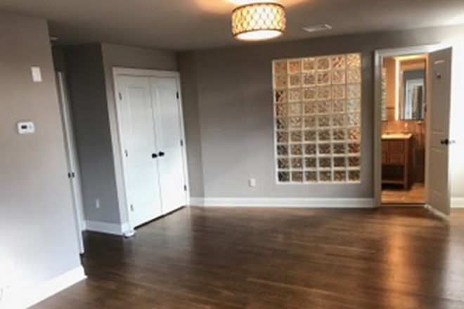 bedroom 1 - 5 BR & 3 Bath Apartments