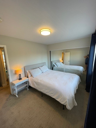 Room - Costa Mesa Room Rental - Quiet Residential Location