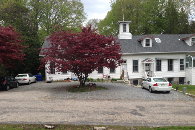 House - Housemate wanted to share amazing home 1.5 mi to UCONN.
