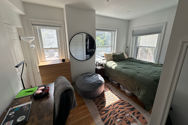 Bedroom - Queen Room Summer Sublet (May 1 - Sept 1), Fully Furnished! (3bd, 1.5ba) Next to the Porter T Stop! Apartments