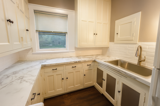 Kitchen - 3 BLOCKS FROM CAMPUS! - 3 BEDS/1 BATH -  ALL UTILITIES FREE (except electricity) Apartments