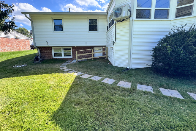 Basement entrance - Cozy modern 2BR/1BA Basement with fireplace House