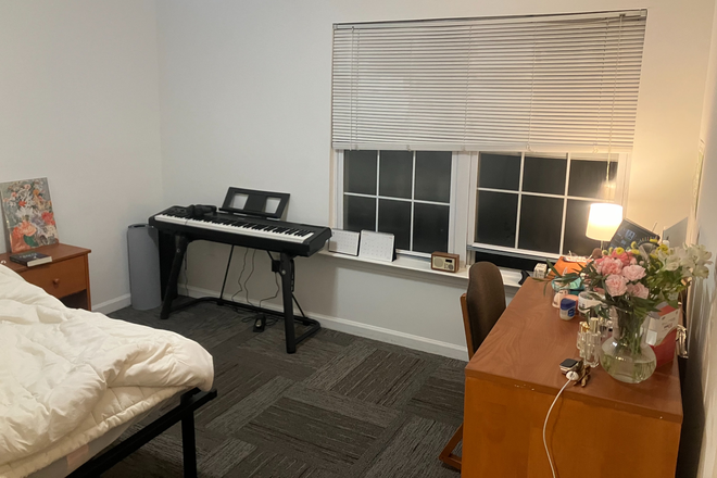 bedroom - [DISCOUNTED] Fully Furnished | Private Bathroom Apartment, 1min walk to UMD shuttle
