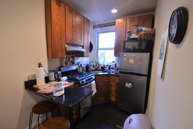 Kitchen - 2 bed 1 bath on Peterborough St - Modern Apartments Unit with Brick Wall!