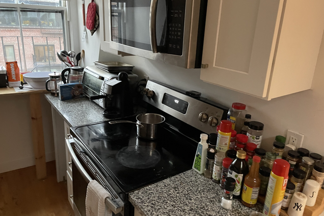 Call NOW for showings! 617-236-8600 - MASS AVE - *NO FEE* HUGE DUPLEX 5BR AVAIL *9/1/2026* W/ H&HW INC, 2 BATHS, LNDRY IN BLDNG, DW/DISP! Apartments