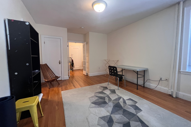 1 - 1 bd 1 bath in Charming building close to Harvard Apartments