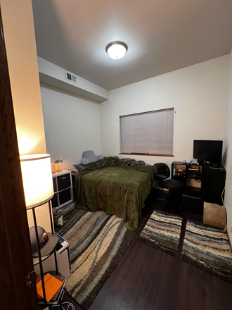 Bedroom - Apartment close to campus
