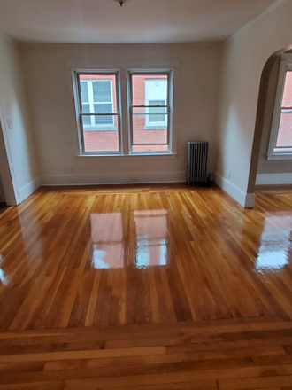 Dining room - Beautifully Updated 3-Bedroom with Sunroom Apartments