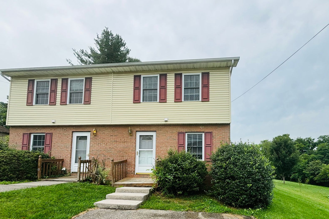  - 3 Bedroom 1.5 Bath Townhouse