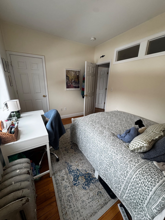 Available bedroom - Summer 2026 sublet close to BU and green line
