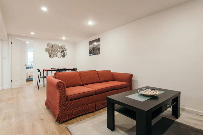 Livingroom - Private furnished 2 bed/1 bath , 20 min to Union Square Townhome