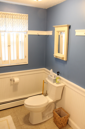Bathroom 1 - Available for a group of 4! 4 Bedroom home in Eastward Look!