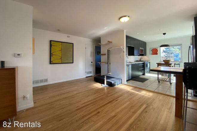 Main Entry-way - 1 Bedroom Available, Ranch Style House Between Main and East Campus