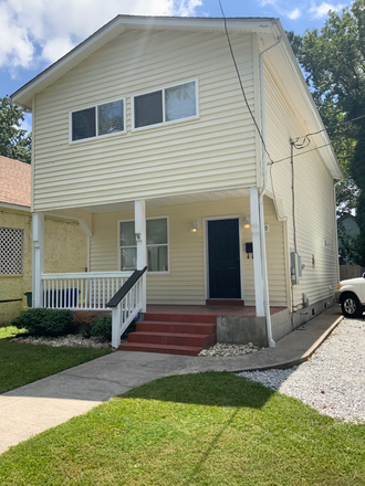 Exterior - Rooms for Rent- Shared CO-ED Student Housing!