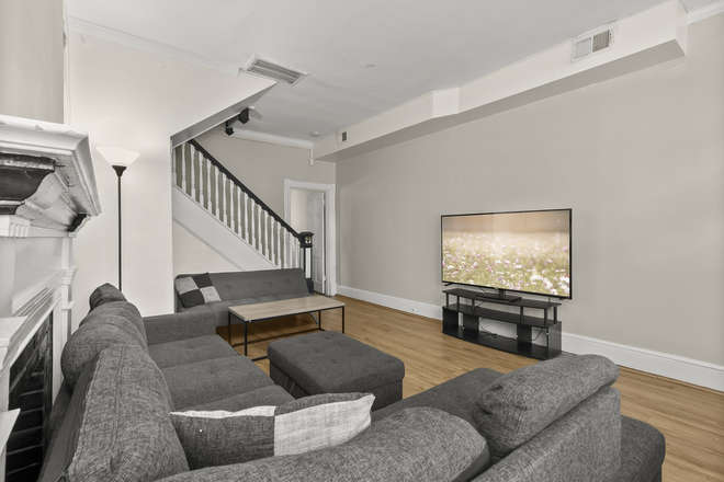 Common Room - 2027-28 House, Close to Campus