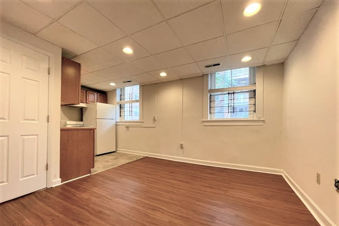 Living Room - 1120 Wertland Street Apartments