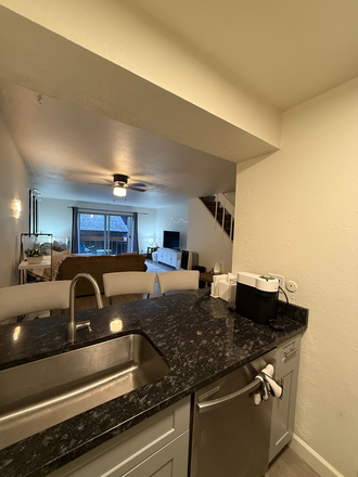 Kitchen - Campus Townhouses