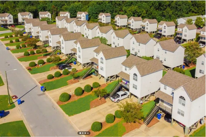 Buildings - Riverwalk Townhome