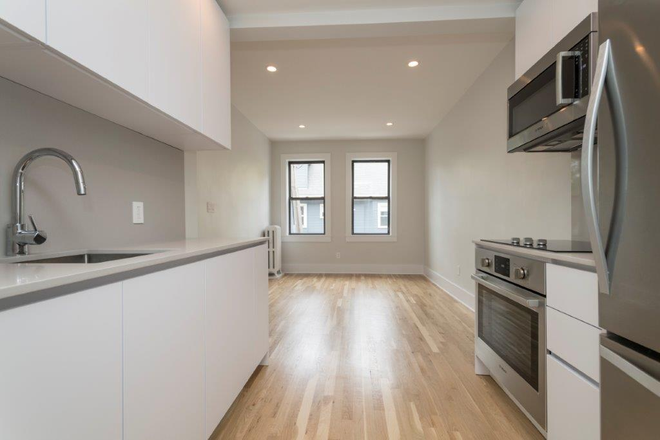 visit hubrealtyproperties.com - Brighton Center, beautiful 3 bedroom with new kitchen and bath Apartments
