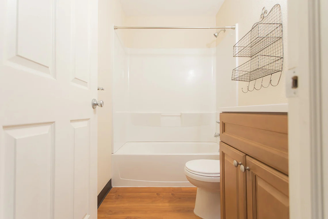 Bathroom - Steps from CU, bus stop outside - ideal for students! Apartments