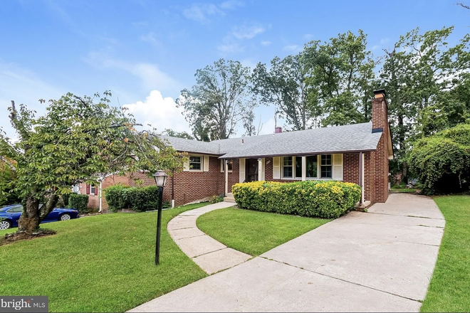 Exterior of House - College Park Woods newly renovated home (Utilities Included; Shuttle/biking to UMD)