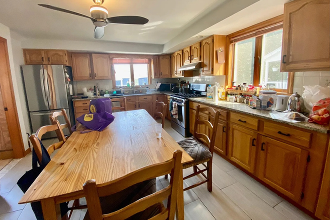 kitchen - Bristol Road Medford 5 bed apartment available June 2026!