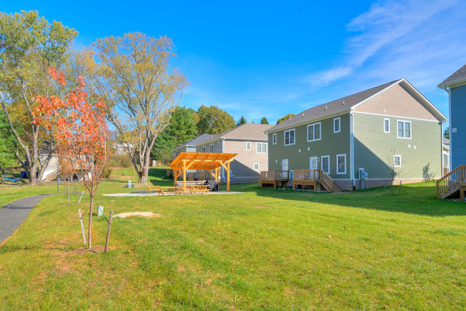  - 3 Bed 3.5 Bath Townhouse in Uptown Village