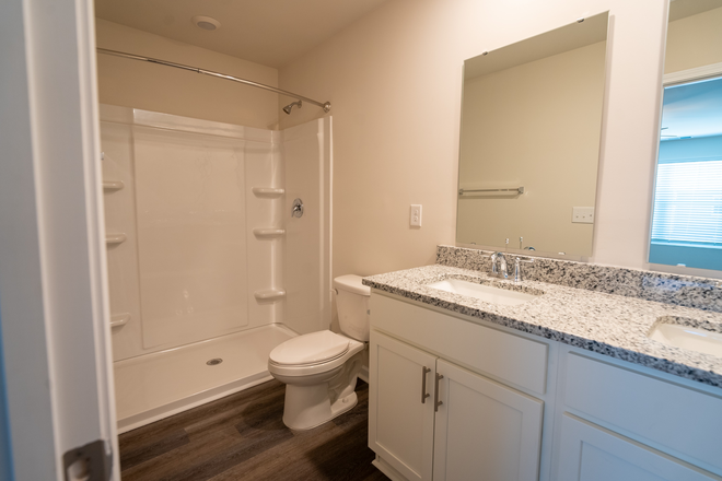 Master bathroom - Amazing Student Housing Rental within 1 mile from Campus! House