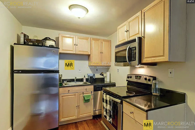 Kitchen - ST MARY'S T STOP BEACON ST STUDIO 09/01 **NO FEE*** Apartments