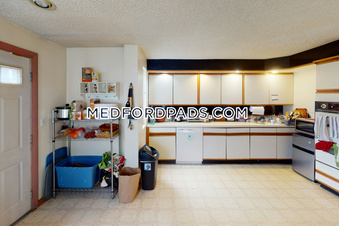 Kitchen - Available 6/1/25! 4 Bed 1 Bath Apartment on Princeton St.