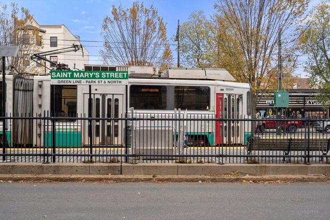 Saint Mary's T, steps away from building - Brookline Condo for Rent – Available September 1, 2026