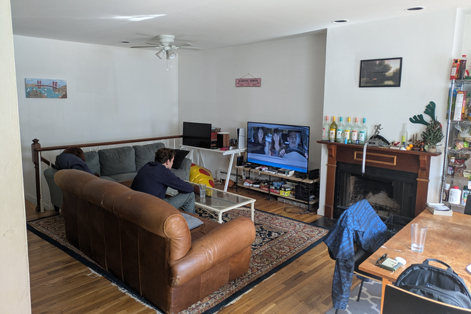 Living Room & Dining Area - Large apartment, close to campus