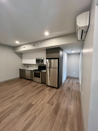 Kitchen - Renovated 3-bed on Hemenway St. Available 9/1/24 Apartments