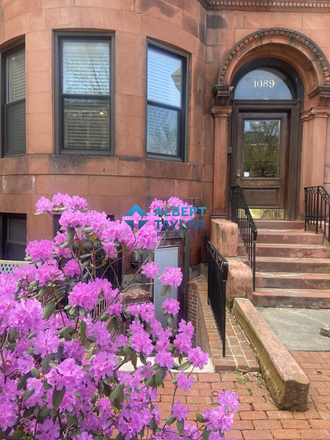 Exterior - 3 Bed 2 Bath on Beacon Street in Brookline!!