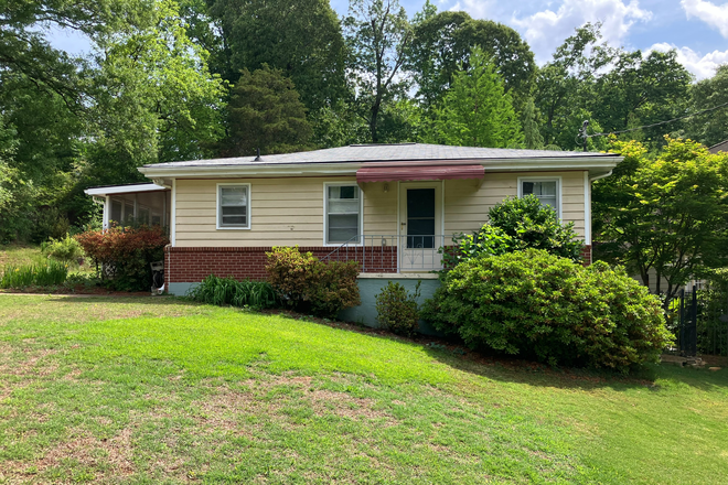Street view - Single Family House 2/1 in Quiet neighborhood, easy access to Emory Main Campus