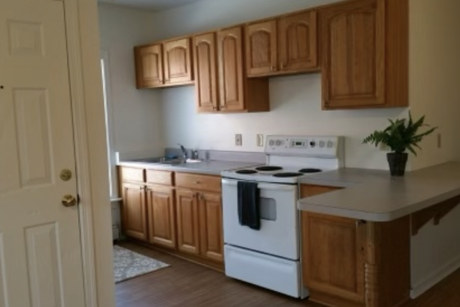 kitchen - Apartment close to campus