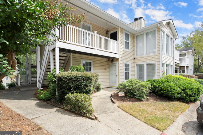Condo - Front - Female Roommate wanted in quiet community (Close to KSU Marietta campus) Condo
