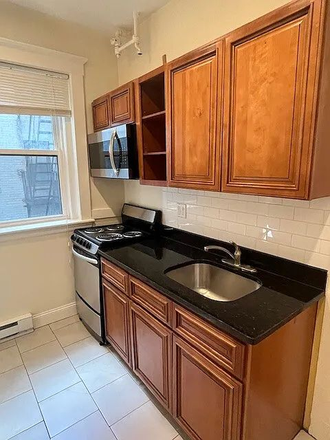 Kitchen - Amazing Apartment in Fenway near Backbay Fens, Has basketball court and football stadium nearby