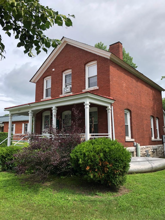 Street view - 2br, 1.5 bathroom, located on bus route to Fanny Allen and UVM House