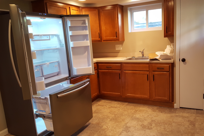 kitchenette - big basement apt on Trolley Trail near campus, Metro, and Whole Foods (UTILITIES INCLU