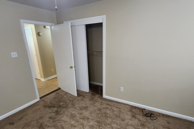Bedroom - Perfect 2/2 home for College Roommates