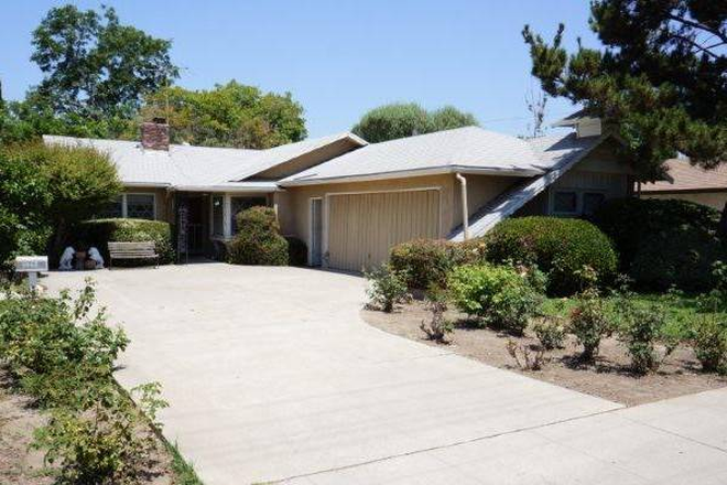 Front of home, long driveway, and garage. - 4BDR, 3BTH NEAR CHAPMAN UNIVERSITY, OLD TOWN ORANGE, LARGE YARD! House
