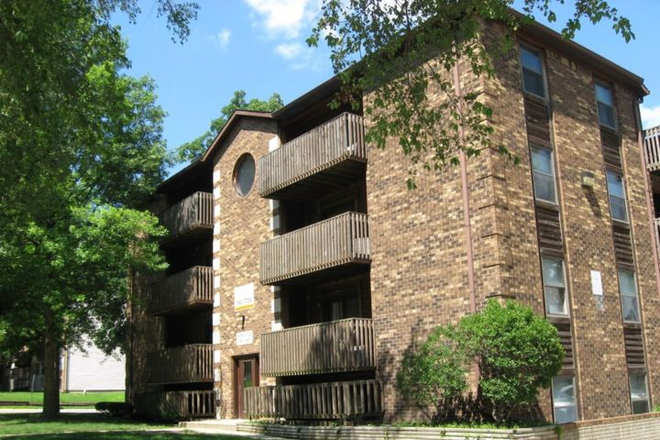 Front - 400 S Grant Apartments