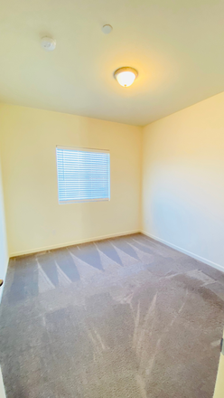 Bedroom - In Bellevue Ranch, Near a CatTracks bus stop