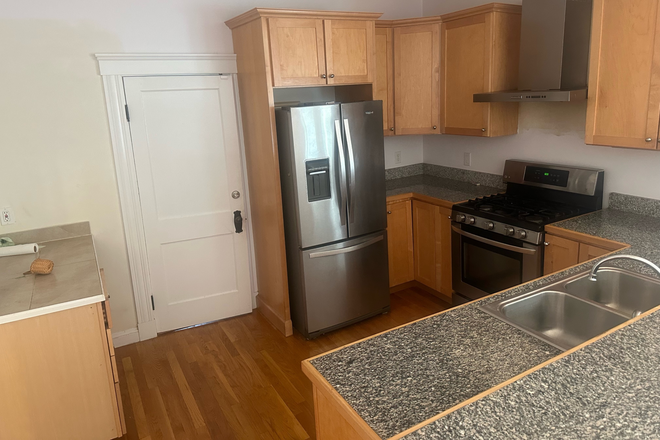 Kitchen - 2BR/2BA in Cambridge - 1,014 sq ft, Porch, Yard, Parking, Storage - Available Sept 1 Condo