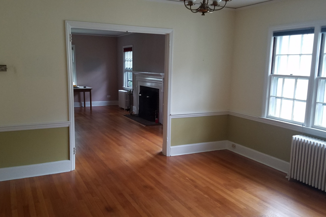 dining and living rooms - 3BR/2 bath apt-84 Jefferson Rd-Princeton