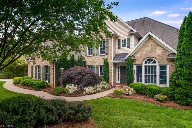 Front Yard View - Brookberry Farm House