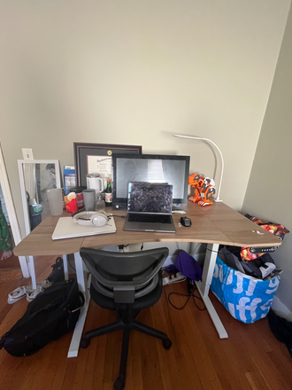 Bedroom Desk - Cheap, Spacious Bedroom on Mission Hill Available for Sublet Apartments