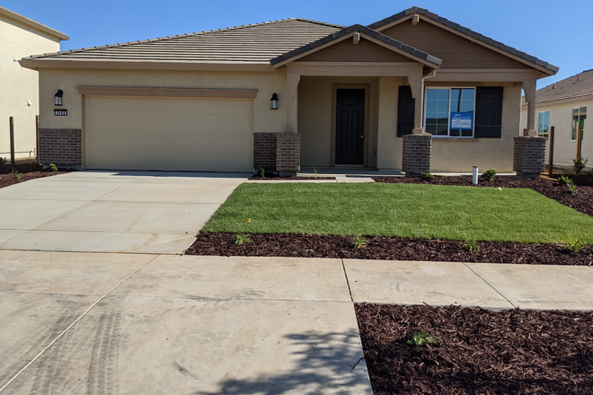 house - 1 Room w/Private Bath. Furnished. Kitchen, Laundry, Internet, Utilties Included. Male Only.
