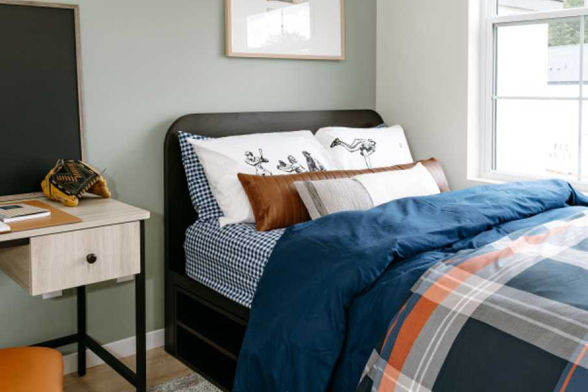 bedroom - The Flats at The Pier Apartments